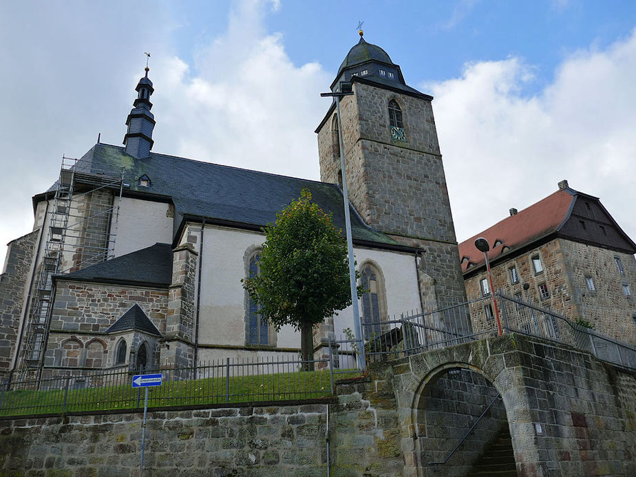 Arbeiten an der neuen Heizungs- und Lüftungsanlage, sowie der Elektronik in St. Crescentius (Foto: Karl-Franz Thiede)